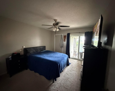 815 W Boynton Beach Boulevard - Photo Thumbnail 2