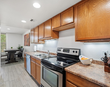 2929 N 39th Street - Photo Thumbnail 7