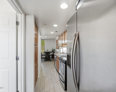 2929 N 39th Street - Photo Thumbnail 8