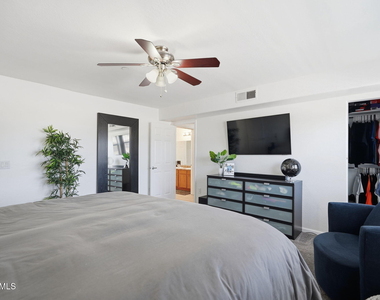 2929 N 39th Street - Photo Thumbnail 17