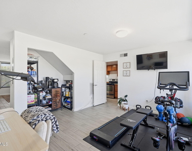 2929 N 39th Street - Photo Thumbnail 12