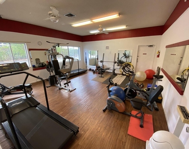 300 Waterway Drive S - Photo Thumbnail 27