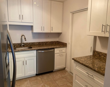 300 Waterway Drive S - Photo Thumbnail 6