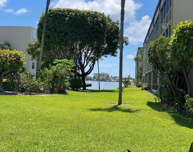 300 Waterway Drive S - Photo Thumbnail 20