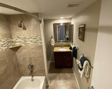 300 Waterway Drive S - Photo Thumbnail 12