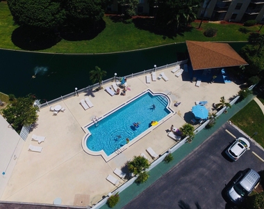 300 Waterway Drive S - Photo Thumbnail 24