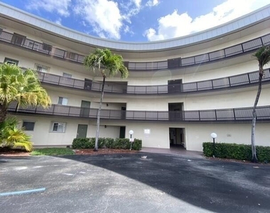 300 Waterway Drive S - Photo Thumbnail 23