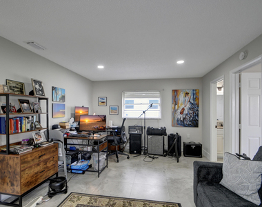 716 Sw 18th Street - Photo Thumbnail 45