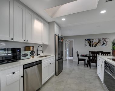 716 Sw 18th Street - Photo Thumbnail 40