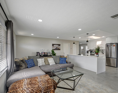 716 Sw 18th Street - Photo Thumbnail 37
