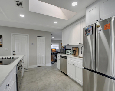 716 Sw 18th Street - Photo Thumbnail 41