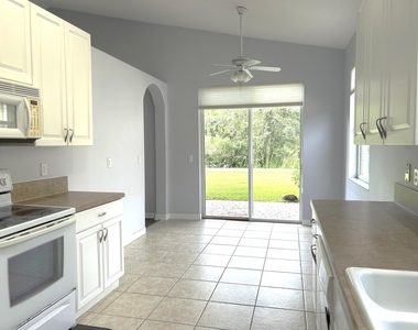 2770 Se Stonebriar Way - Photo Thumbnail 12