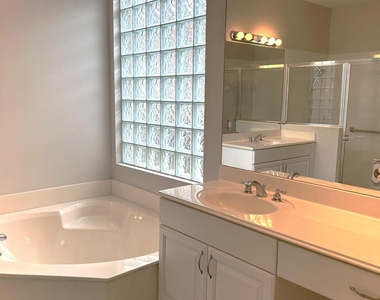 2770 Se Stonebriar Way - Photo Thumbnail 22