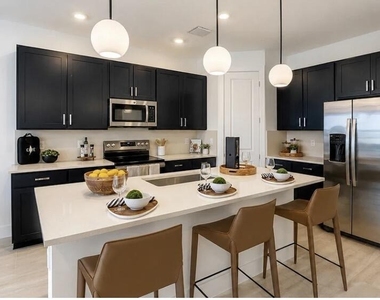 1185 Carillon Street - Photo Thumbnail 4