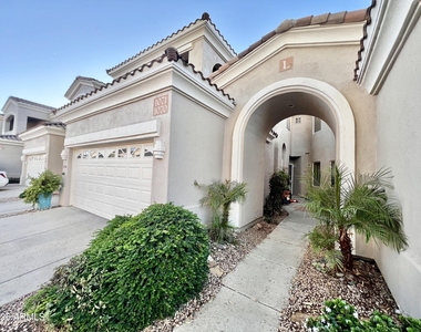 3800 S Cantabria Circle - Photo Thumbnail 9