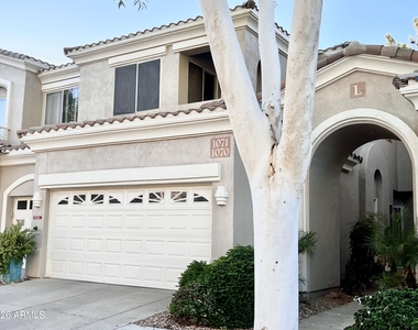 3800 S Cantabria Circle - Photo Thumbnail 8