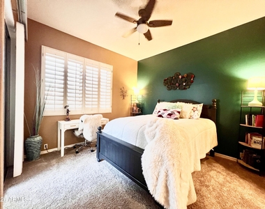 3800 S Cantabria Circle - Photo Thumbnail 32
