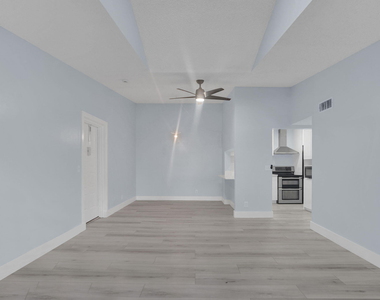 203 Foxtail Drive - Photo Thumbnail 13