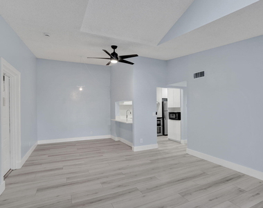 203 Foxtail Drive - Photo Thumbnail 12