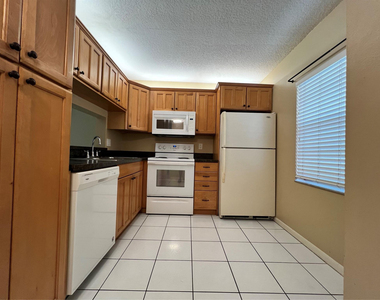8820 Royal Palm Boulevard - Photo Thumbnail 4