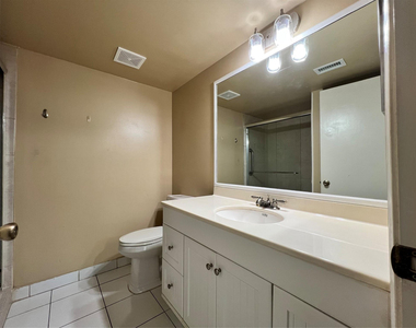 8820 Royal Palm Boulevard - Photo Thumbnail 6
