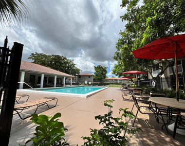 8820 Royal Palm Boulevard - Photo Thumbnail 15