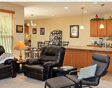 8995 W Northview Avenue - Photo Thumbnail 4