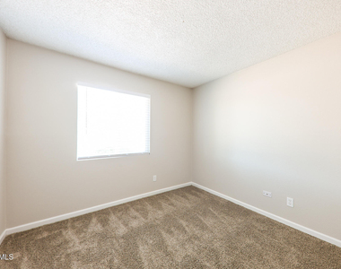 3429 E Blanche Drive - Photo Thumbnail 19