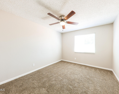 3429 E Blanche Drive - Photo Thumbnail 13