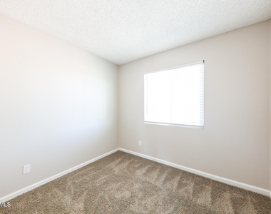 3429 E Blanche Drive - Photo Thumbnail 17