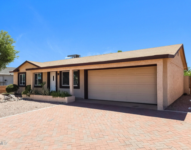 3429 E Blanche Drive - Photo Thumbnail 2
