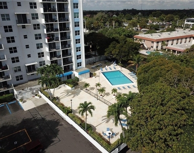 1800 N Andrews Avenue - Photo Thumbnail 34