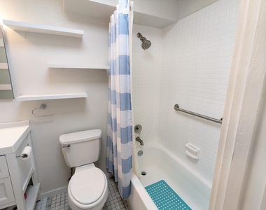 1800 N Andrews Avenue - Photo Thumbnail 18