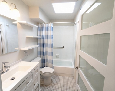 1800 N Andrews Avenue - Photo Thumbnail 17