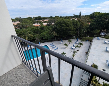 1800 N Andrews Avenue - Photo Thumbnail 25