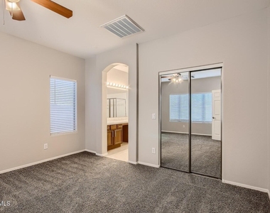 797 W Agrarian Hills Drive - Photo Thumbnail 8