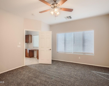 797 W Agrarian Hills Drive - Photo Thumbnail 9