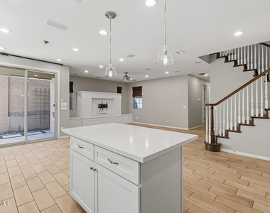 15918 S 11th Way - Photo Thumbnail 16