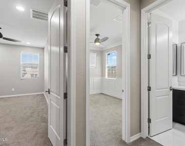 15918 S 11th Way - Photo Thumbnail 37