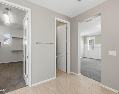 15918 S 11th Way - Photo Thumbnail 35