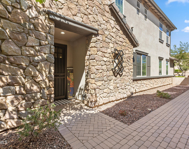 15918 S 11th Way - Photo Thumbnail 6