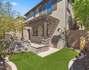 15918 S 11th Way - Photo Thumbnail 3