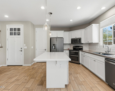 15918 S 11th Way - Photo Thumbnail 18