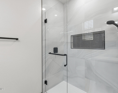 15918 S 11th Way - Photo Thumbnail 43