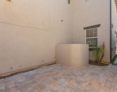 15918 S 11th Way - Photo Thumbnail 46