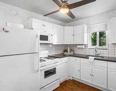 412 Ne 7th Avenue - Photo Thumbnail 1