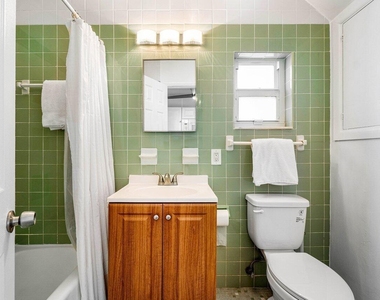 412 Ne 7th Avenue - Photo Thumbnail 3