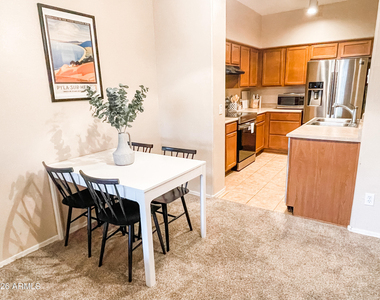 525 N Miller Road - Photo Thumbnail 2