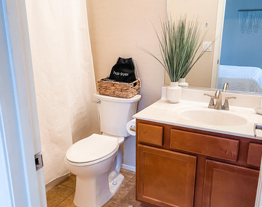525 N Miller Road - Photo Thumbnail 9
