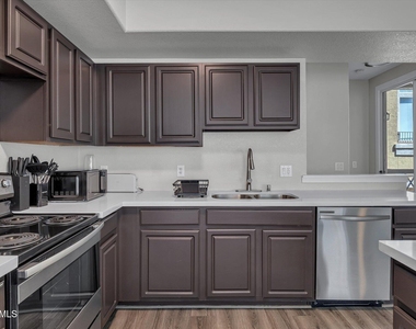18250 N Cave Creek Road - Photo Thumbnail 10